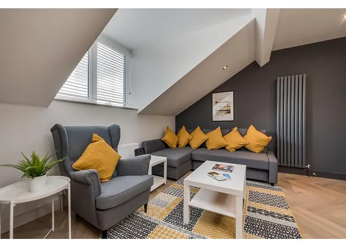 Central Belfast Apartments: University Street