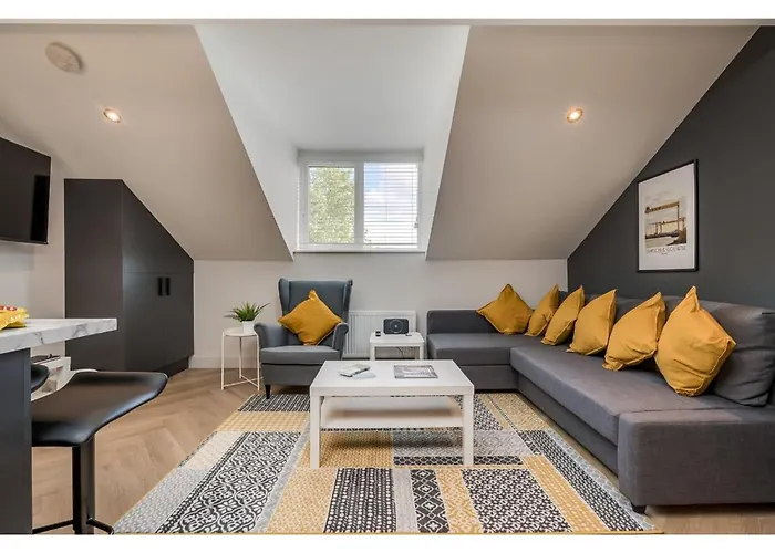Central Belfast Apartments: University Street